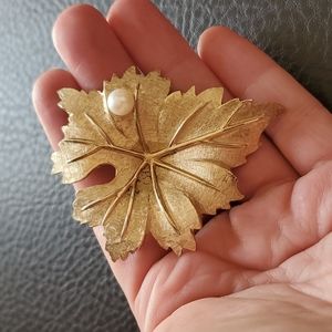 VTG CHAREL brooch